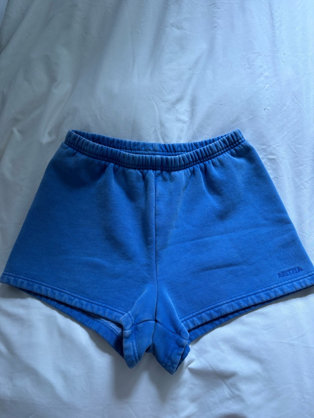 Aritzia sunwashed jazz blue sweatshorts